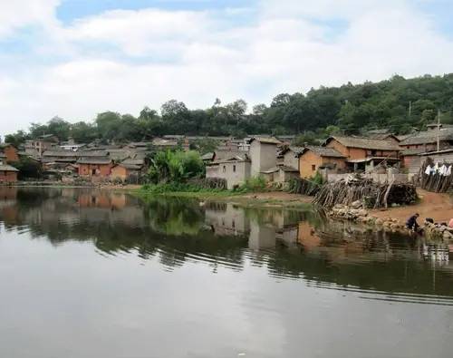 山神庙自然村（云南省普洱市江城哈尼族彝族自治县国庆乡田房村委会辖自然村）