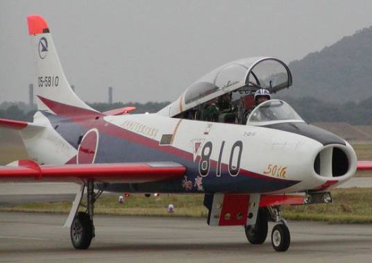 F.1300NGT教练机