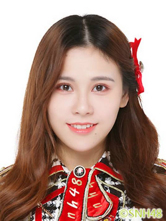 李晶（中国女歌手，SNH48成员）