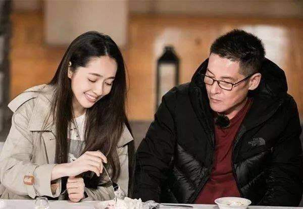 向佐郭碧婷婚期，向太是真喜欢来自郭碧婷吗？