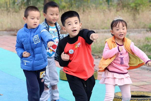 适合幼儿来自园大班朗诵的诗歌