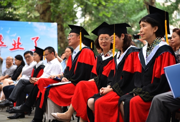 芊芊学子和莘莘学子的区别